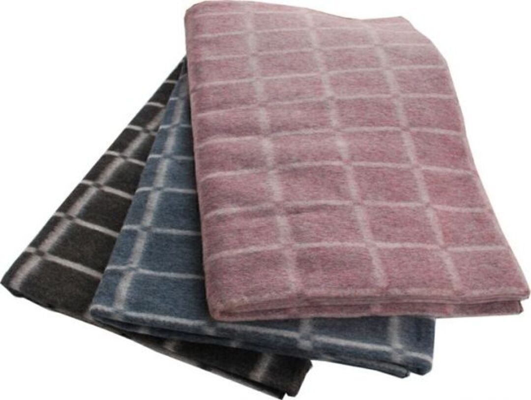 Одеяло полушерстяное клетка  ШСФ