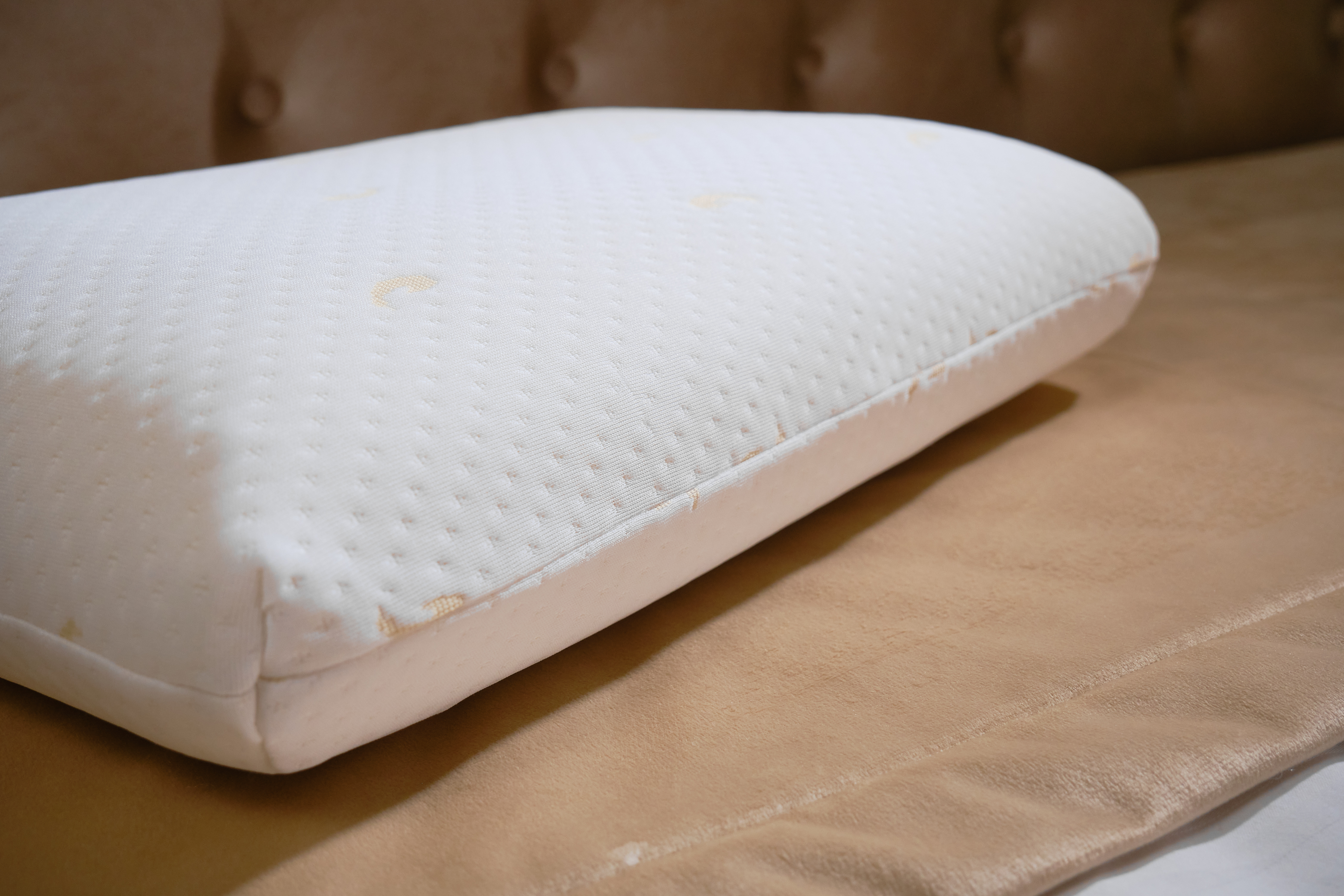 Подушка ортопедическая Memory foam Реноме