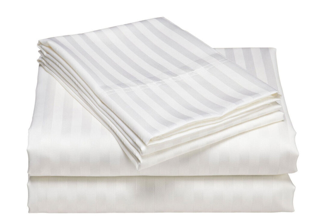 Простыня из выбеленного страйп-сатина, спецзаказ, плотность 135 г/кв.м, Реноме