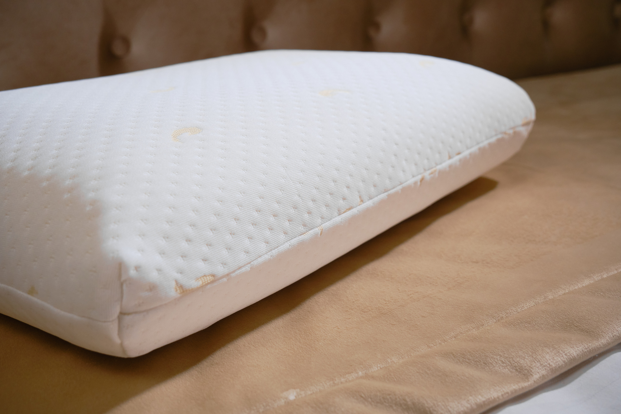 Подушка ортопедическая Memory foam Реноме